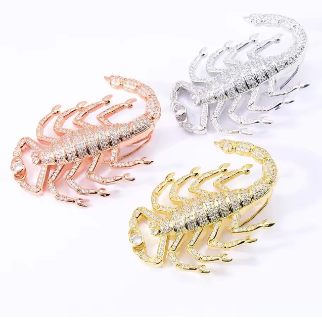 Scorpion/alacránPendant with Diamonds/